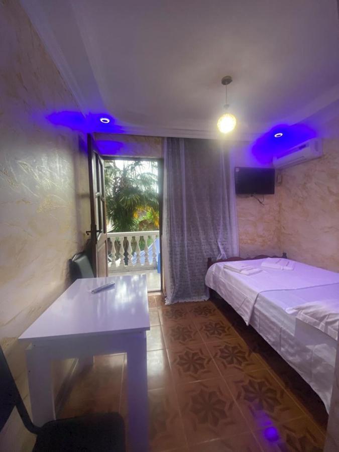elite palace plus hotel Batoumi Extérieur photo