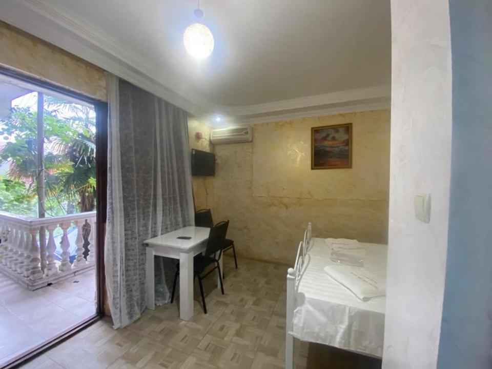 elite palace plus hotel Batoumi Extérieur photo