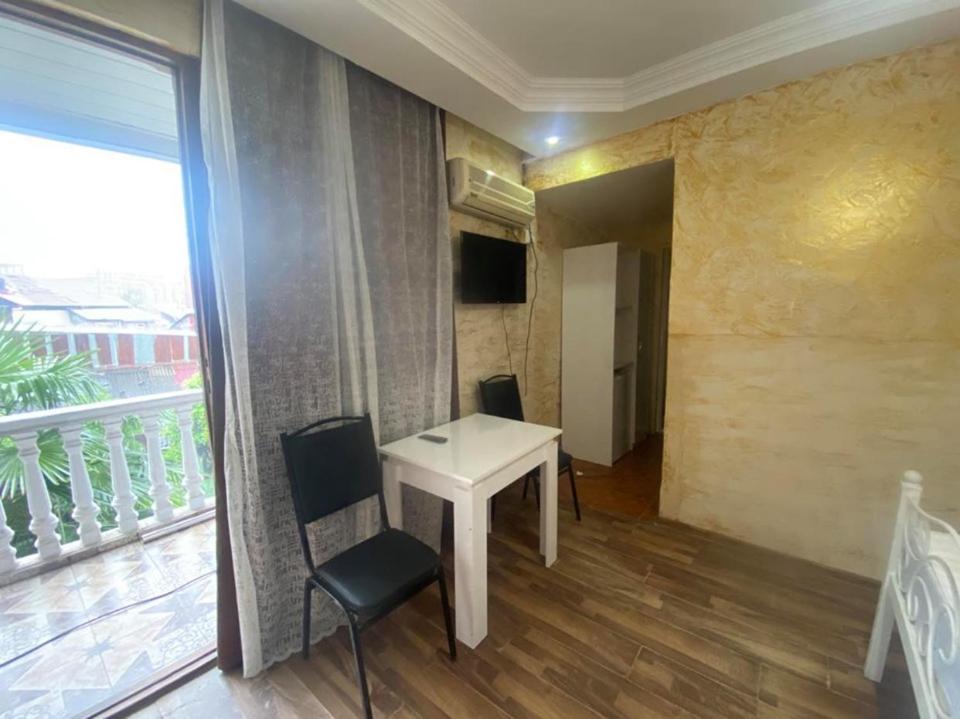 elite palace plus hotel Batoumi Extérieur photo