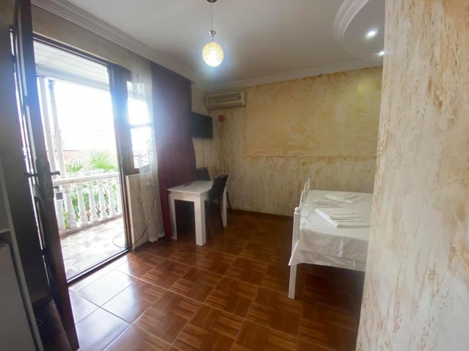 elite palace plus hotel Batoumi Extérieur photo
