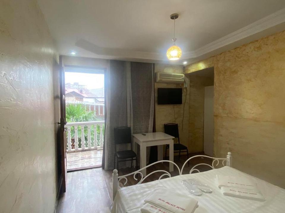 elite palace plus hotel Batoumi Extérieur photo