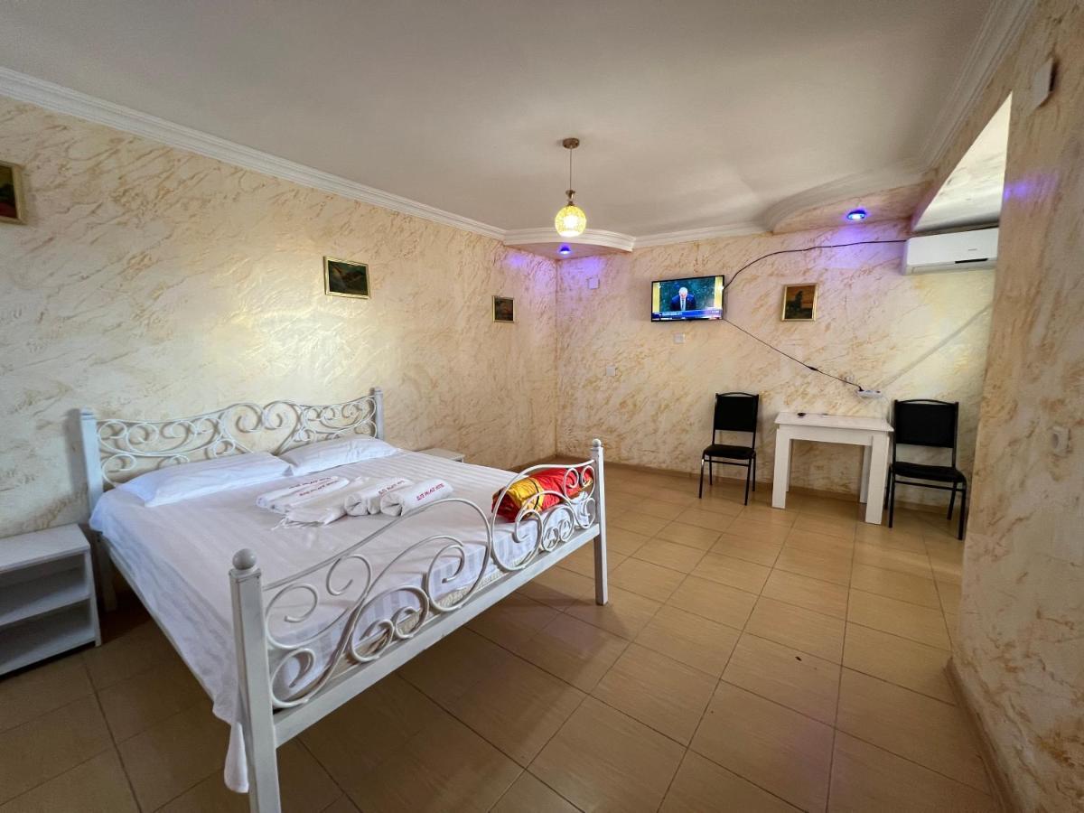 elite palace plus hotel Batoumi Extérieur photo